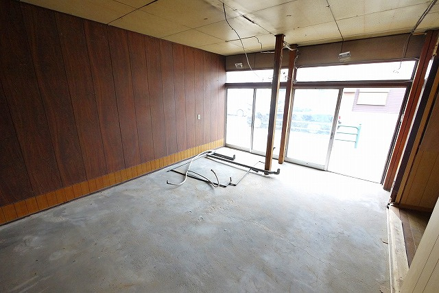 百済店舗（紀寺町）の内装