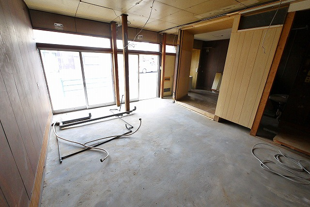 百済店舗（紀寺町）の内装