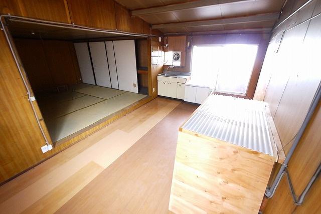 百済店舗（紀寺町）の内装