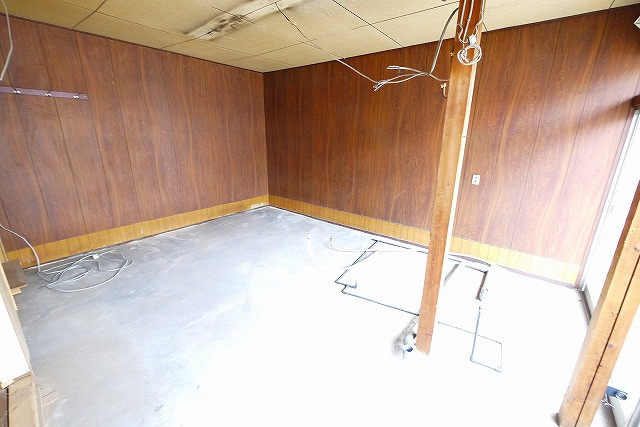 百済店舗（紀寺町）の内装