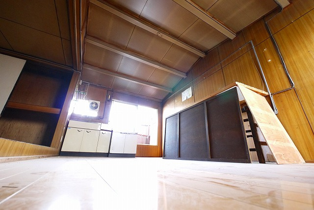 百済店舗（紀寺町）の内装