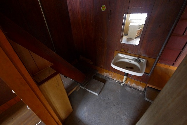 百済店舗（紀寺町）の洗面所