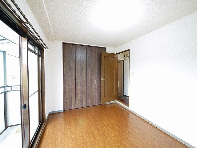 バーベナ光台D棟の洋室|明るい洋室です