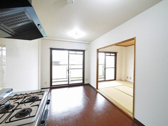 バーベナ光台D棟の居間・リビング|ゆったりとしたリビングです