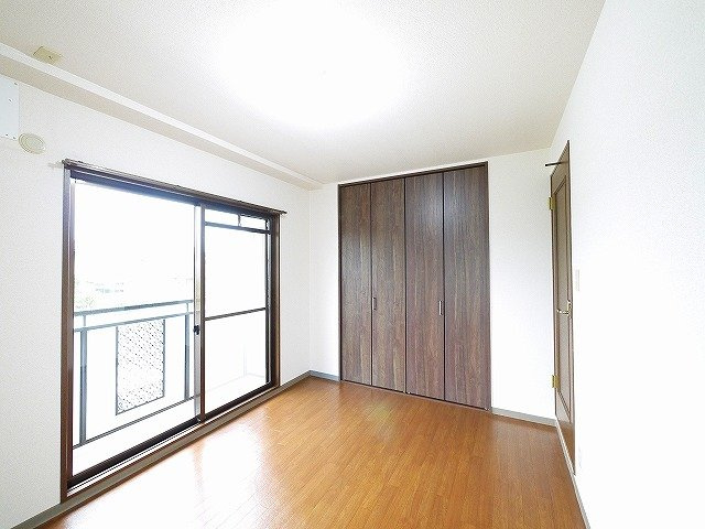 バーベナ光台D棟の洋室|ゆったりした洋室です