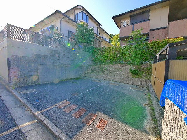 カワゼハイツ桜が丘2の駐車場