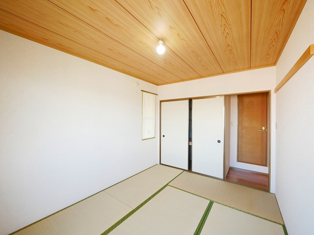 カワゼハイツ桜が丘2の和室