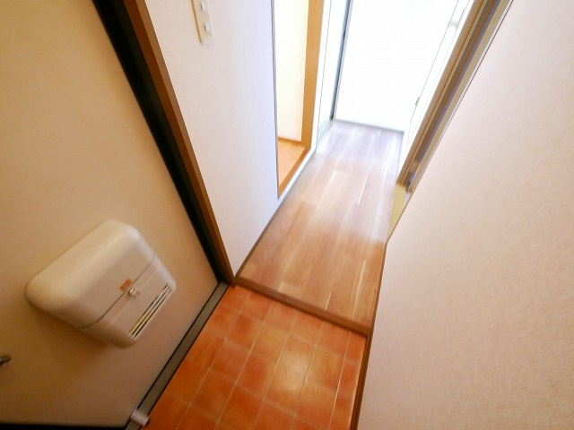 カワゼハイツ桜が丘2の玄関