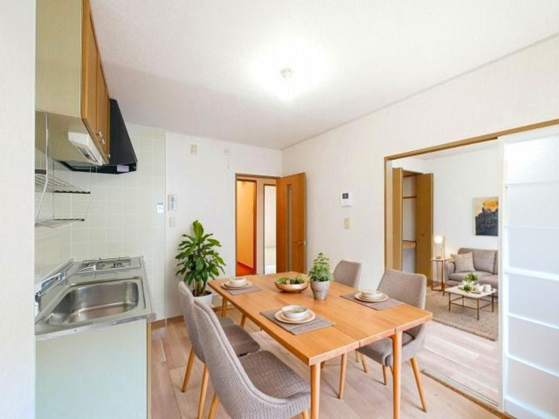 カワゼハイツ桜が丘2の居間・リビング|CGで家具等を配置したもので家具等は含まれません