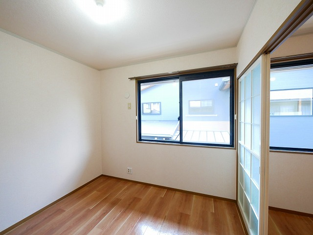 カワゼハイツ桜が丘2の洋室