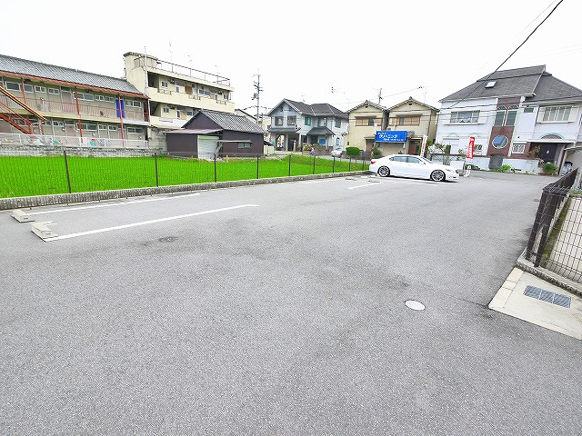 ノース　アンシェントの駐車場|車をお持ちの方に嬉しい駐車場付きの物件です