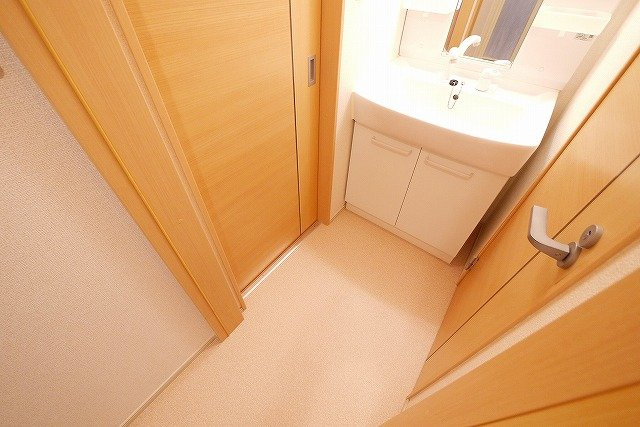 ノース　アンシェントの洗面所|広い洗面スペース