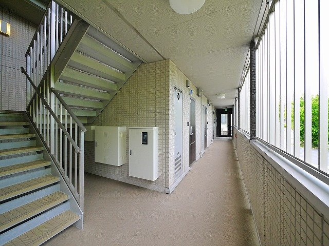 テレザート光台のエントランス|落ち着いたエントランスです