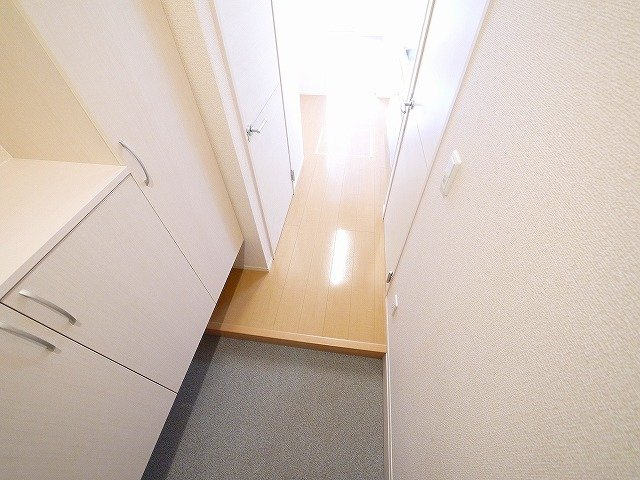 テレザート光台の玄関|収納もある玄関です