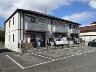 【外観】 | 南東向きなので朝から昼過ぎまで日が差し込む明るいお部屋です