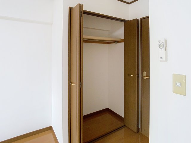 シャトーレⅡの収納|201号室の写真になります。