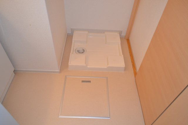 シャルマン　フルールの洗面所|室内洗濯置場