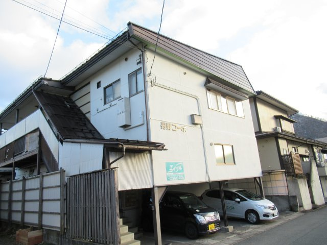 丹野コーポの駐車場