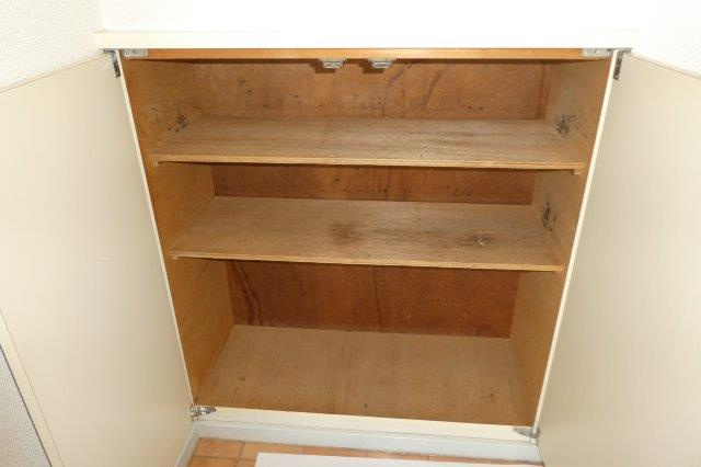 ノーブルハウスAの収納|シューズボックス