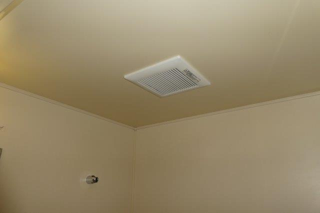 ノーブルハウスAの浴室|浴室換気扇