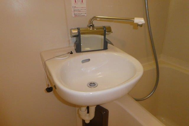 ノーブルハウスAの浴室|洗面ボール