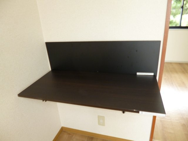 ノーブルハウスAの設備|折り畳み式机