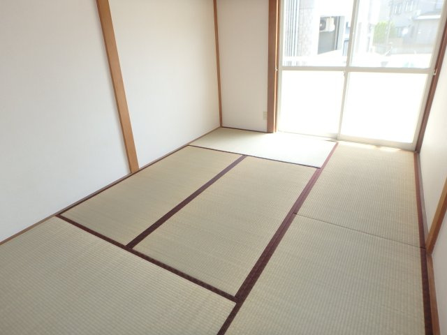 川崎市中原区井田中ノ町のアパートの和室