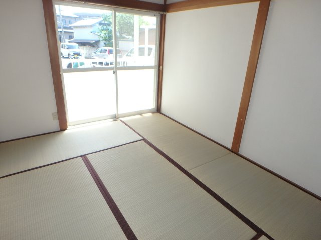川崎市中原区井田中ノ町のアパートの和室