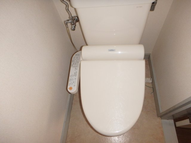 川崎市中原区井田中ノ町のアパートのトイレ