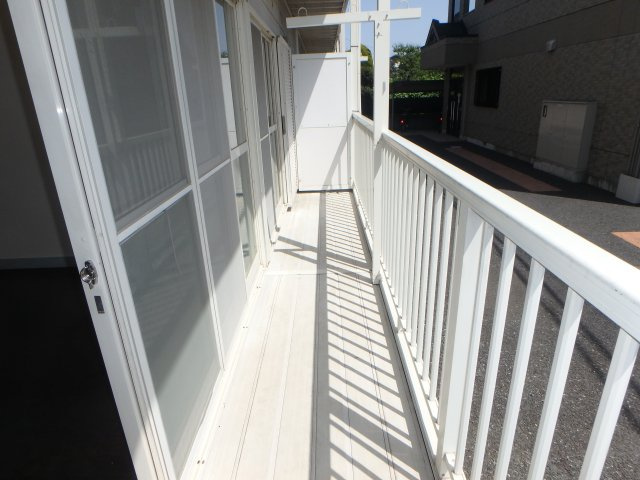 川崎市中原区井田中ノ町のアパートのバルコニー