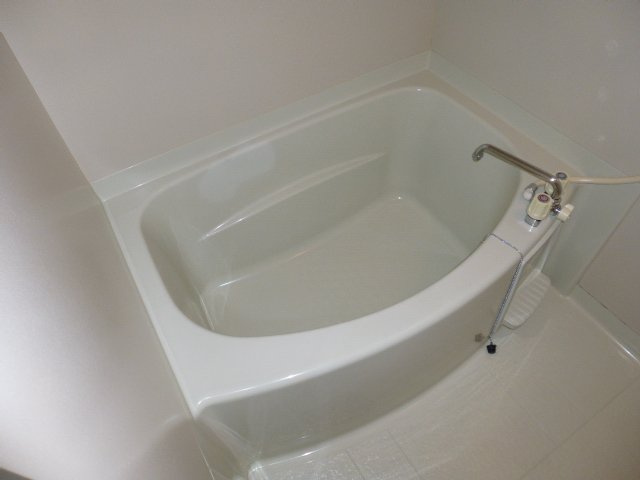 ラピュータ大島Ｃの浴室