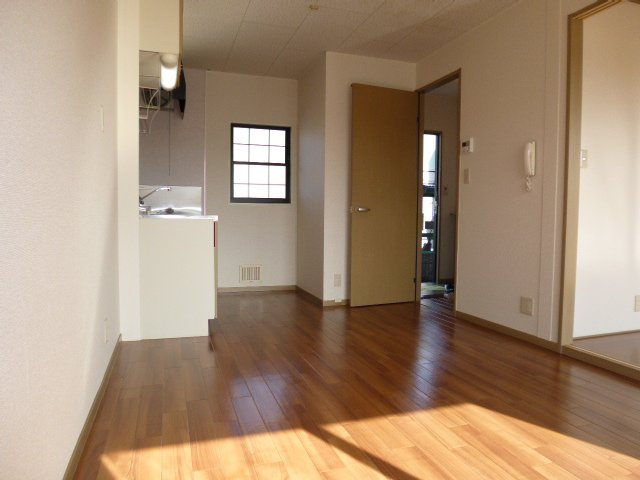 ラピュータ大島Ｃの居間・リビング