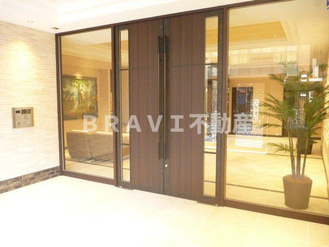 S-RESIDENCE淀屋橋（エスレジデンス淀屋橋）　BRAVI不動産のエントランス|【S-RESIDENCE淀屋橋】建物の内部です