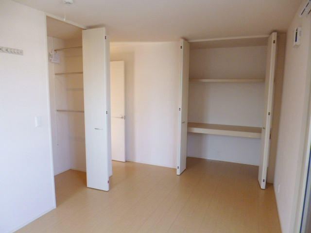 ホーリー稲荷木Ａの洋室