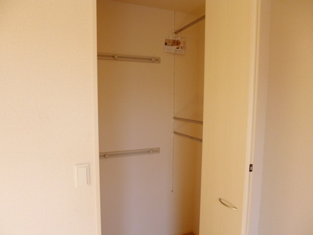 ホーリー稲荷木Ａの収納