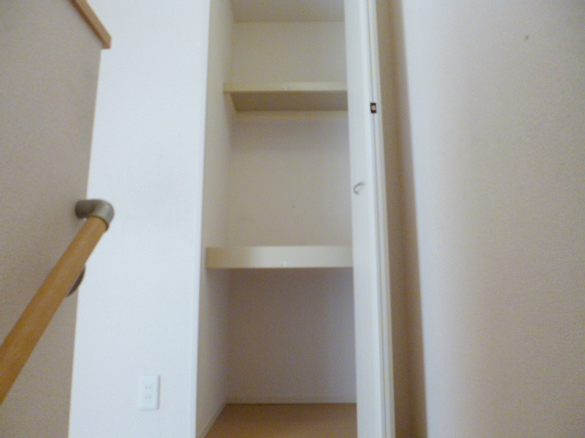 ホーリー稲荷木Ａの収納