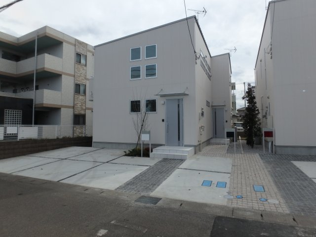 鶴ヶ島市新町３丁目の一戸建ての外観