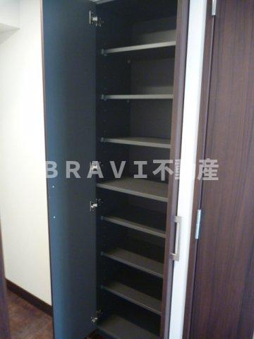 S-RESIDENCE淀屋橋（エスレジデンス淀屋橋）　BRAVI不動産の収納