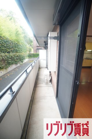 ロイヤルクレッセント西登戸のバルコニー