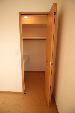 コンフォートD棟の収納|開いた状態です。