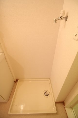 コンフォートD棟の設備|室内洗濯機置場です。