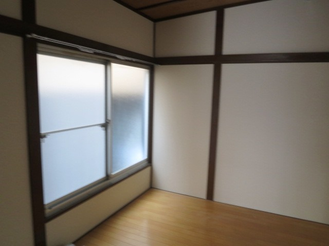 西東京市谷戸町１丁目の一戸建ての洋室