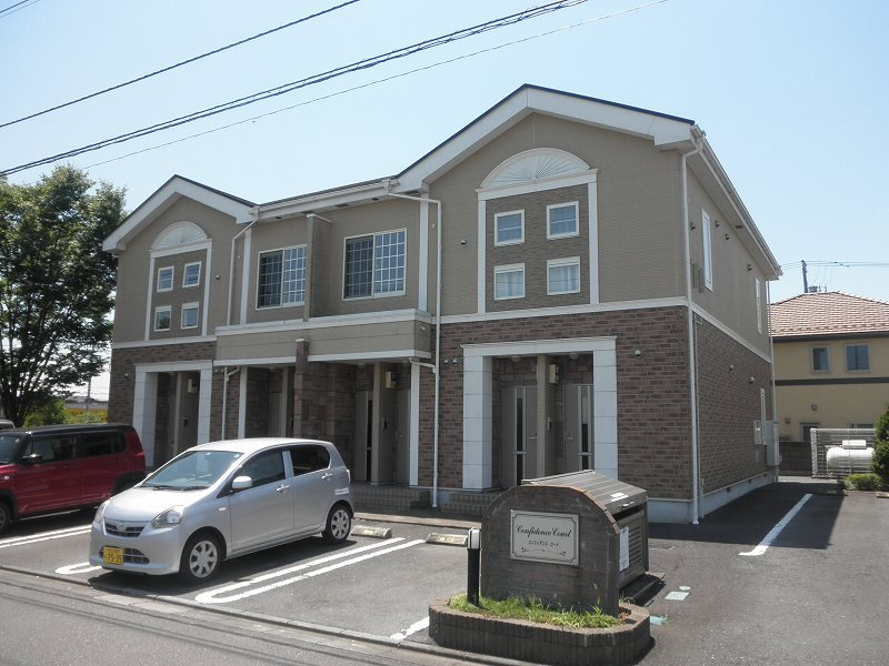 コンフィデンス・コートの駐車場