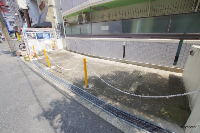 グランピア天神橋　仲介手数料無料の駐車場