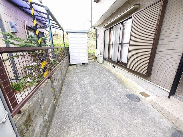 奈良阪町借家の駐車場