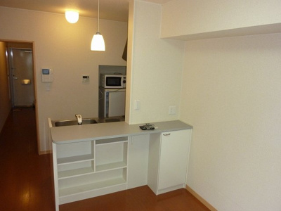 【キッチン】 | アイ | ３口ガスコンロ・冷蔵庫置場もたっぷり。