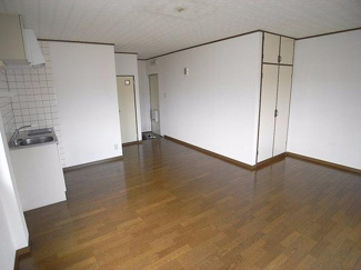 【洋室】 | ヴィラさち | 広々洋室★