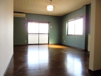 【洋室】 | ヴィラさち | 広々洋室★