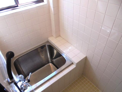 【浴室】 | ヴィラさち | 採光のあるお風呂★