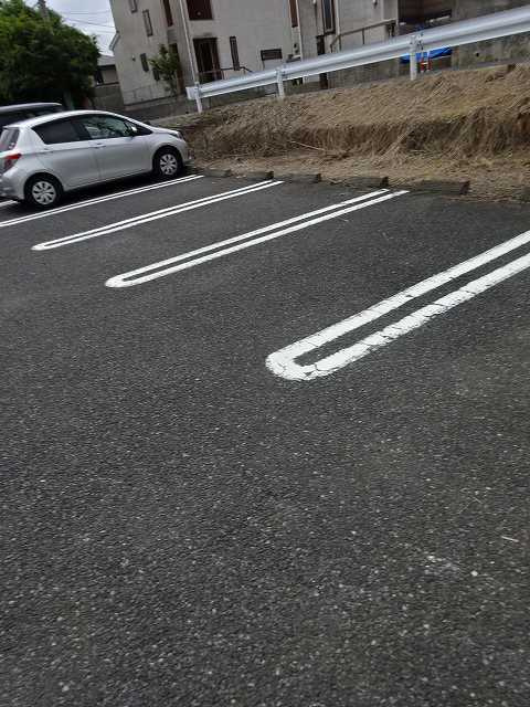 カーサボニートⅡの駐車場